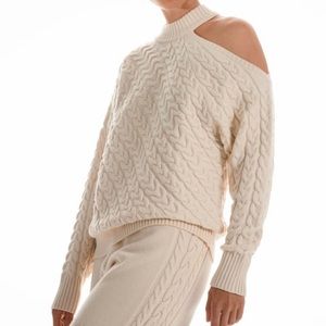 zara white sweater